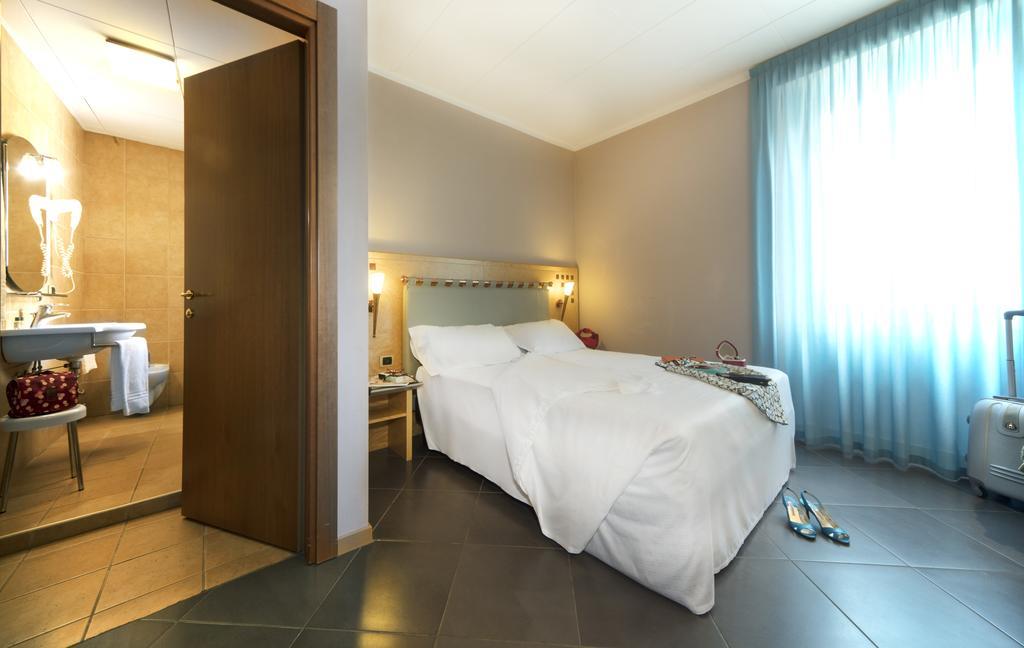 Hotel Nuovo Marghera ミラノ エクステリア 写真