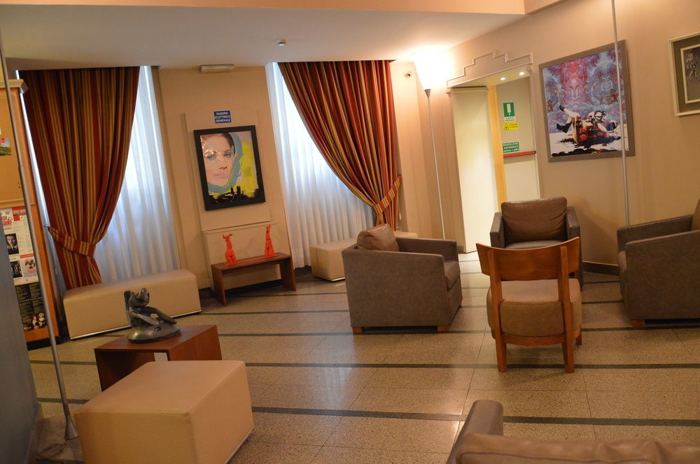 Hotel Nuovo Marghera ミラノ エクステリア 写真